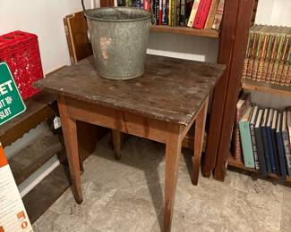 Awesome heart pine table. It was left in the rain over night from us pulling it out from under the 3/4 crawl space. Great table and will dry out fine. It was left out for us to clean and the rain came and took care of it!!! We are leaving you diggers some stuff under the house to drag out and make me (Keith) give you a good deal!!!!