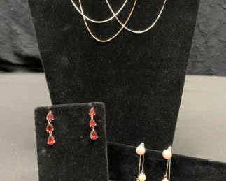 CT537VSilver Chains, Pearls And Sparkle