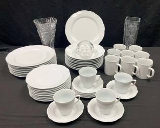 CT437RVCouture Fine China Fostoria Vase