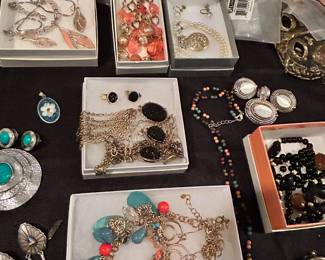 Necklaces / Earring