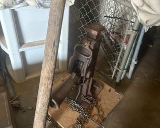 Large industrial jack with handle