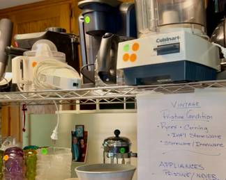 Kitchenware display. Pyrex. Corning, Cusisinart, Keurig