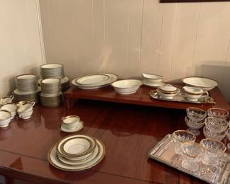 Beautiful 12 sets of China has sold