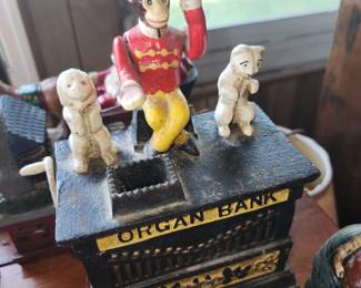 Vintage metal banks (30+ not all pictured)