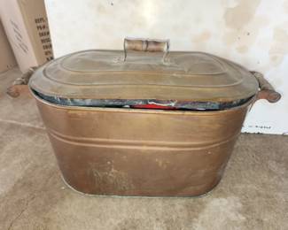 Brass tub with lid