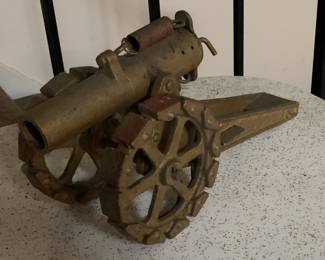 Mechanical scale model of German WW1 “Big Bertha” cannon.