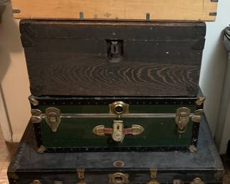 Three trunks (very clean/no smell)