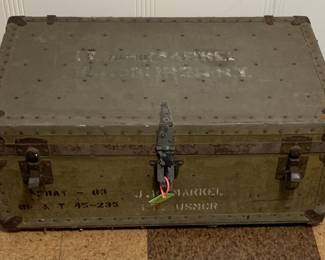 Authentic US Governmet issue footlocker from Korean War (1950-1952) IN GREAT CONDITION AND NO SMELL!