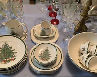 “Christmas Tree” ware (a SPODE knock-off brand)