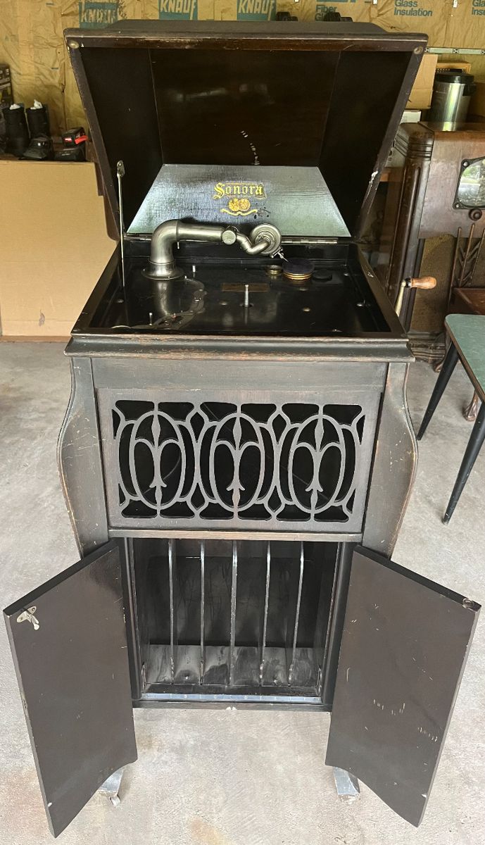 Antique Sonora Victrola Phonograph $800