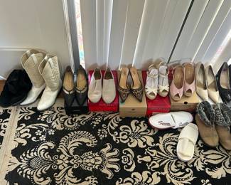 heels ranging from sizes 7 to 8 1/2
