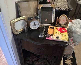 Drew mid century modern vintage (side table / nightstand)