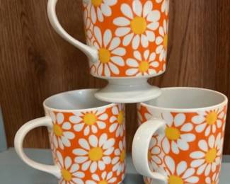 Retro Daisy Pedestal Footed Coffee Mug Cup