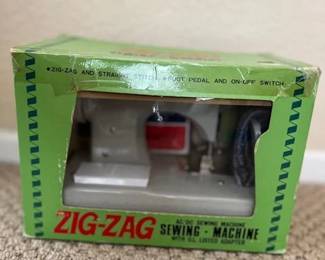 Vintage Zig Zag SewEtte Mini Portable Sewing Machine