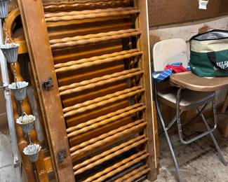 1960 Crib includes 2 end panels and 2 siderails (Does not meet current safety regulations)