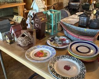 Yard art - birdhouses, plates, etc.