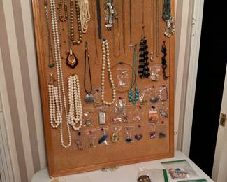 Costumer jewelry, necklaces, bracelets, earrings, pins