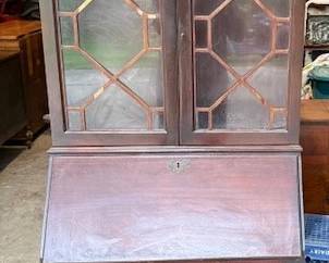 Antique secretary. Mahogany.
