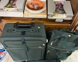 Luggage set - pieces sold individually