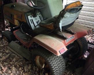 VINTAGE GILSON RIDING LAWNMOWER