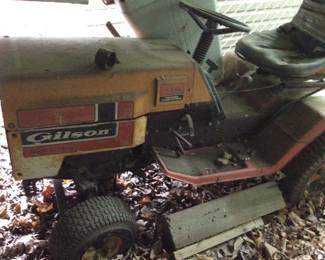 VINTAGE GILSON RIDING LAWNMOWER
