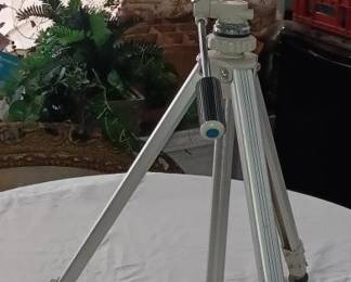 KOWA hunting spotting scope with Vivitar expandable tripod