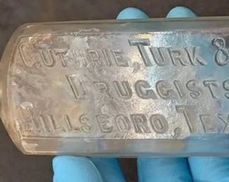 Ultra rare apothecary / medicine / druggist bottle from Hillsboro Texas