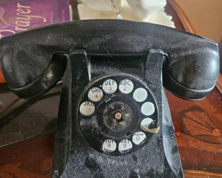 This is a real antique phone
Sold as is $40