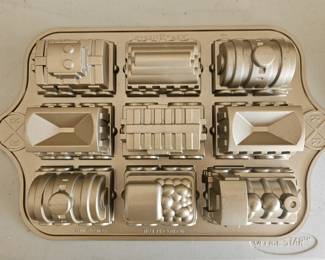 Heavy Nordic ware train cake pan $20