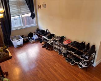 Popular women’s shoe brands in excellent condition — sneakers, boots, heels & more.