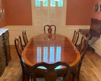 Drexel Heritage dining table and 6 chairs