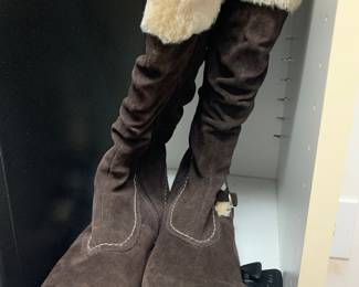 Suede boots size 10