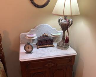 Marble top wash stand; table lamps, wall art-bird themes