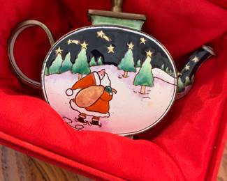 Enamel teapot