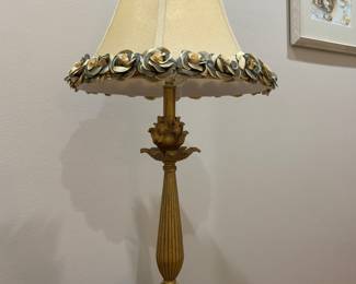 Many lamps