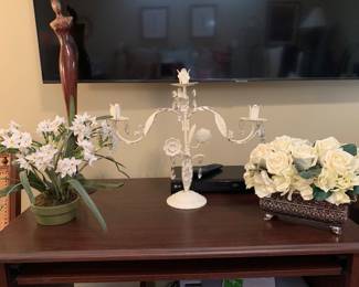 White Granny chic decor