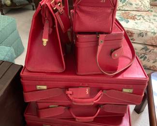 Hartmann vintage red belting luggage set 6 pieces
