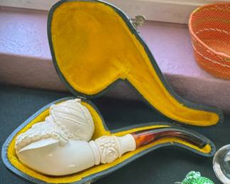 Meerschaum pipe with case 