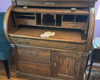 Vintage-style Oak Crest roll top desk