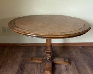 Round Table
