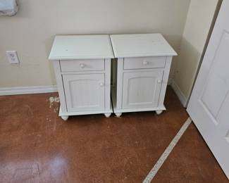 2 white nightstands