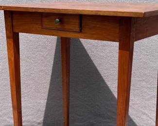 Walnut Hepplewhite style one drawer stand