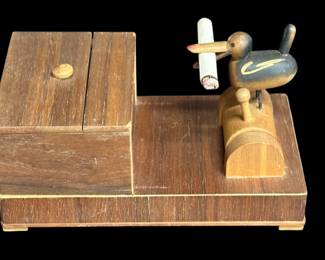 Working mechanical bird cigarette box dispenser