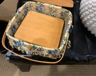 #148 Longaberger Picnic Basket w/Wood Insert, cloth and plastic liner $30.00