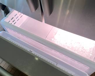 #181 Samsung freezer bottom ice in door stainless frig RF267 $800.00