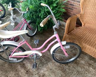 #101 Schwinn Girls Bike 18" tire w/banana seat - needs new tires $35.00