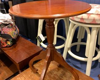 #50 Bombay Pedestal End Table - 17 x 22 $30.00