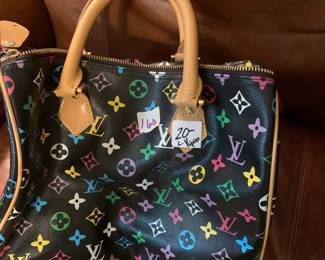#160 L V Replica Purse w/handles $20.00