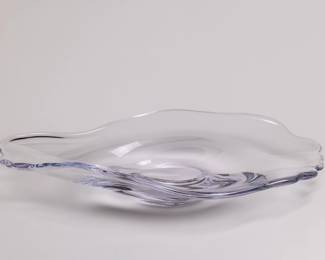 Simon Pearce Crystal Centerplate comes with padded storage box