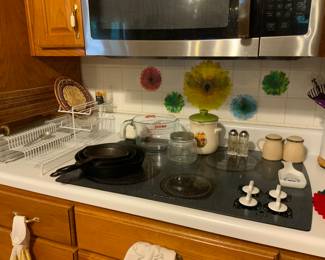 Cast iron skillet, salt pepper